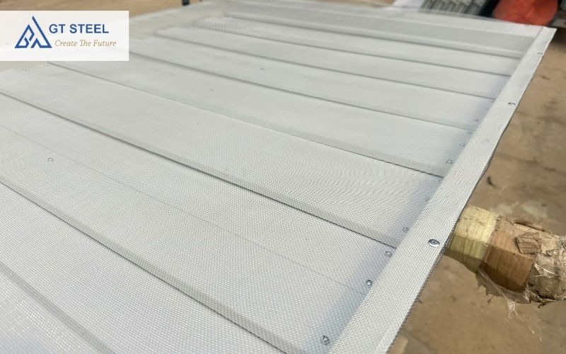 Cửa chớp tôn thông gió