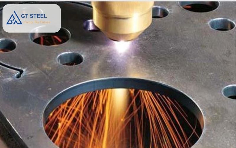 cắt laser thép tấm 