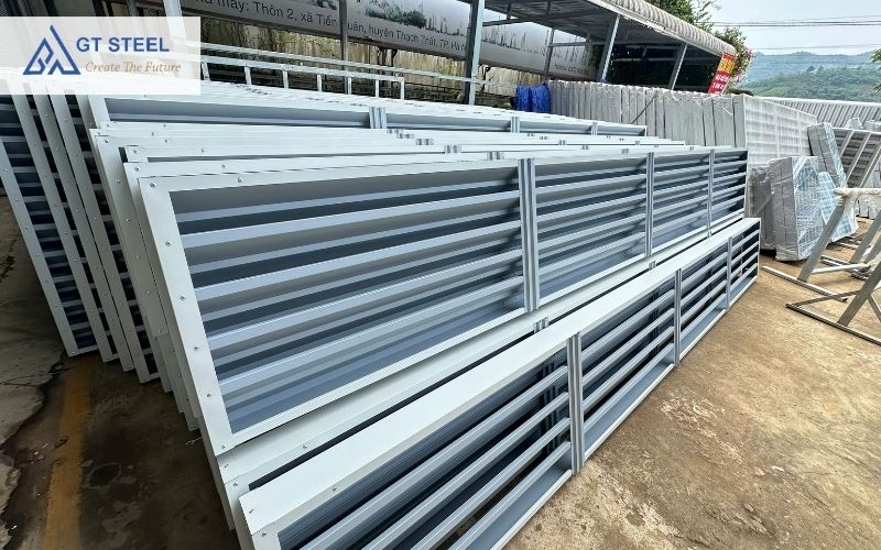 khoảng cách nan cửa chớp