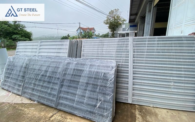 mẫu cửa chớp inox